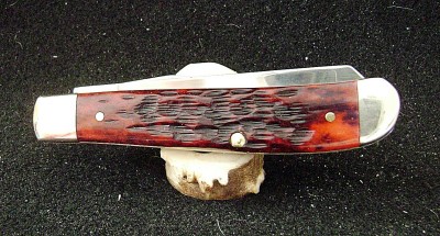 Case 2019 Mini-Trapper 6207 SS Crimson Red Bone Peach Seed Jig - Pile Closed.JPG