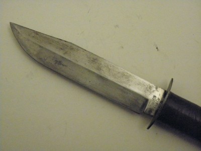 Queen Fighting knife blade.jpg