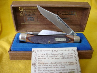 The is a pre- 1970  Brown hinged box