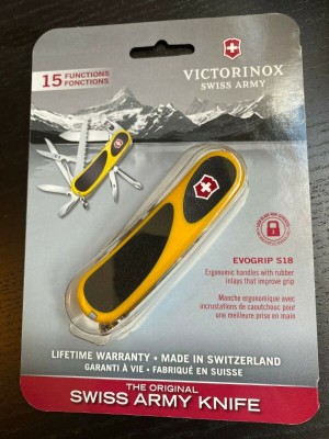 Victorinox Evogrip S18 Yellow.jpg