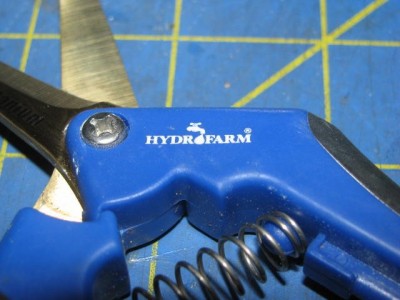HydroFarmTitaniumNippers50cents 005.jpg