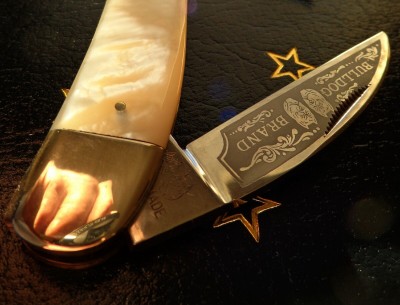 Bulldog Whittler