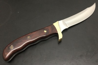 Notice the different 'blunt' guard on the 1987 Akonua