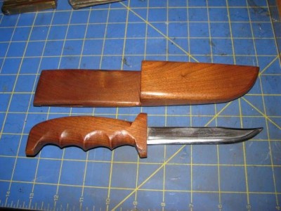 UnmarkedWoodHandledKnife#2.JPG