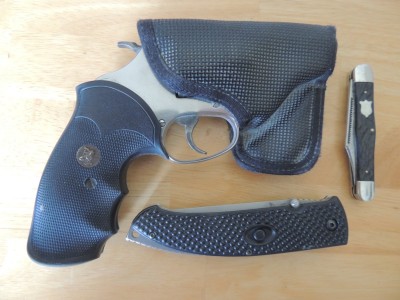 S&amp;W 60, Benchmade Fecas, Camillus short line 72