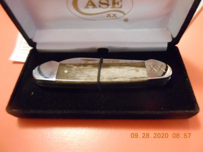 Fancy box with Giraffe bone handles, mighty slick on the outside!
