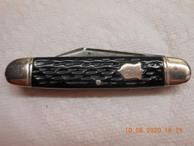3 3/8" Cattle knife      Made in USA on main clip