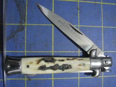 Drawer15AutoKnives2019 096.jpg