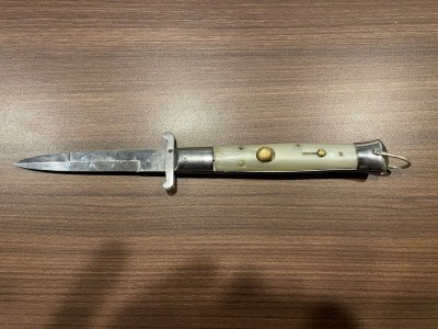 knife 1.jpg