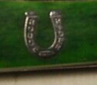 Open horse shoe.
