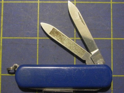 SwissArmyKnivesBlueHandle 004.jpg