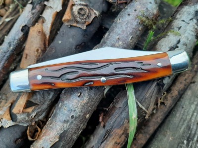 Schrade USA 8 OT modified to single blade. Jeffinn worm groove bones to die for.