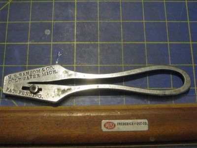 H.R.Ransom&Co.KnifeSharpenerSide1.JPG