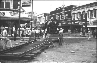 Corner_of_Oak_Street_and_Broadway_Centralia_1962jpg.jpg