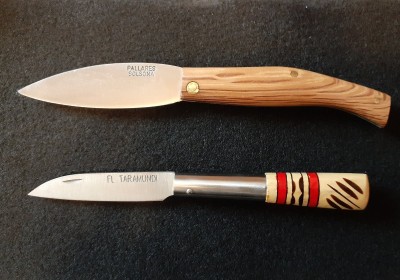 Above is a slipjoint by Pallares in Solsona, Catalonia. Below is a friction folder by Lombardero in Taramundi, Asturias.