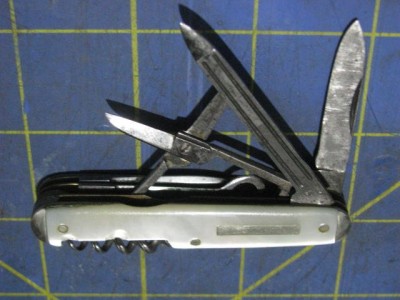 KastorBrothersPearlMultiBladeKnives 010.jpg