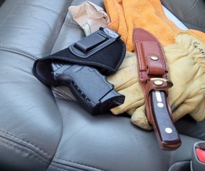 Schrade USA 160ot and Sccy.jpg