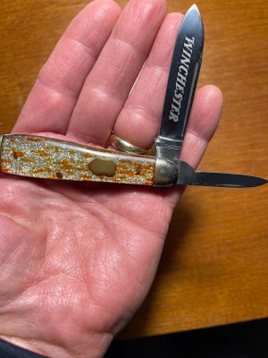 Front has only Winchester on blade and tang