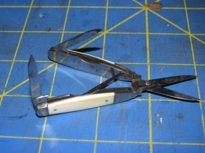 RodgersScissorsDrawer6CigarBox 001.JPG