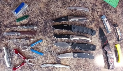 After unwrapping and washing my hands these are the knives without their sanitizing wrappers.