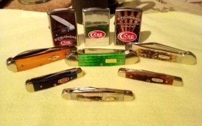 Example pictures with knives.