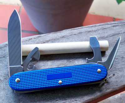 Vic Alox Farmer Blue_b.png