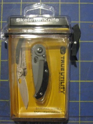 TrueUtilityToolSkeletonKnife$1.JPG
