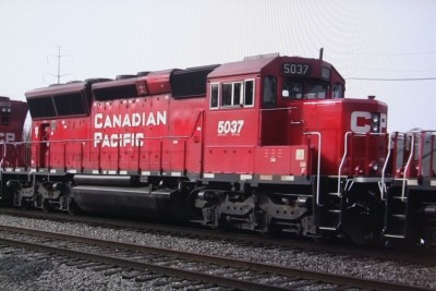 CP 5037 EMD SD-60M.jpg