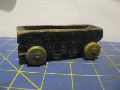 WoodenTrain7PieceRockIslandLine$10 003.jpg