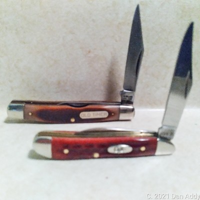 Case 6220 And Schrade 33OT.jpg
