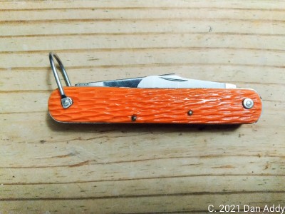 Schrade Paratrooper Knife Pile Side.jpg