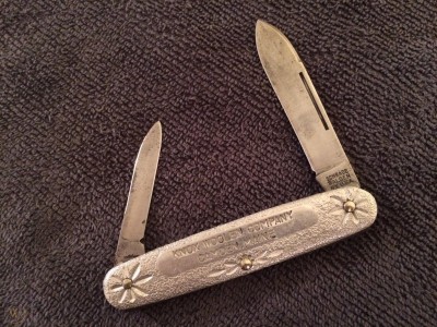 schrade-walden-752-advertising-knife_1_7cddfda43b0f9bfa6c47d2a36a9fd57b (1).jpg