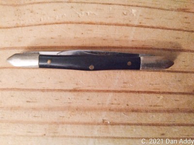 Mystery Knife Closed.jpg