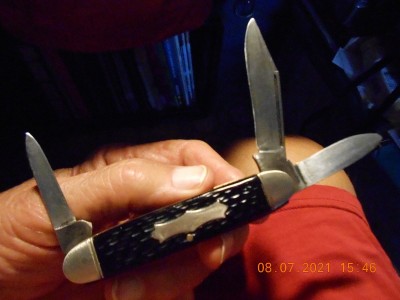 Still enough meat on the blades to make a great EDC