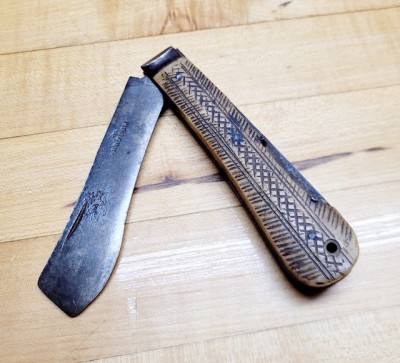 old knife.jpg