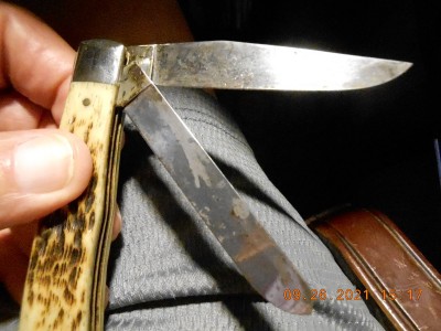 Pile side shows the damage too.  As I keep working the blades, the junk keeps boiling out.