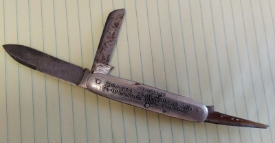 whknife1.jpg
