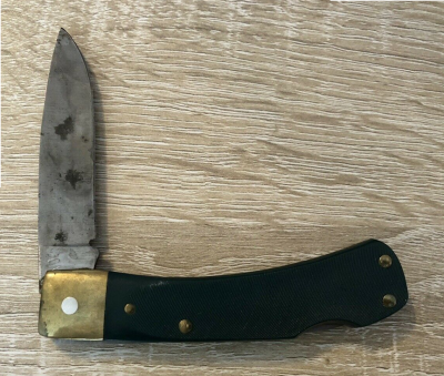 Schrade 5OT Pile Side.png