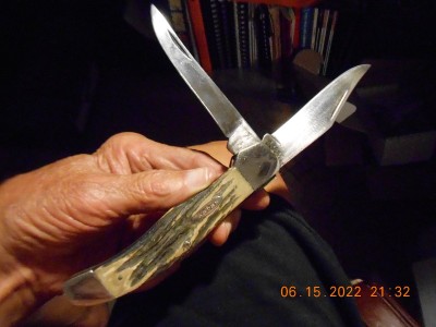Blades have plenty of meat still on them, it snaps like a gator.