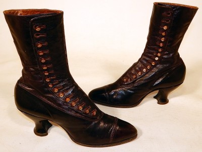 Button hook shoes
