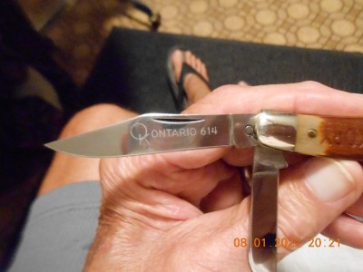 Blade etch similar to Queen knives of the past.