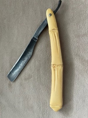 Z  razor.jpg
