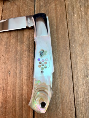 Inlayed grapes made with pearl and abalone inserts