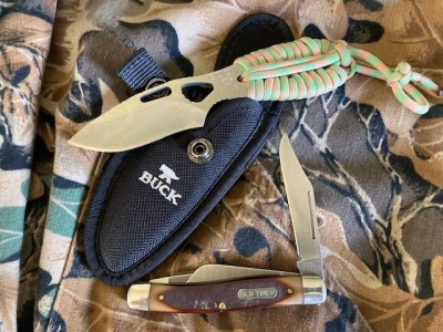 hunting knives.jpg