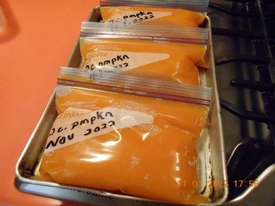 Each bag contains 2 cups, the right amount for a pie or 3 rolls of pumpkin bread.