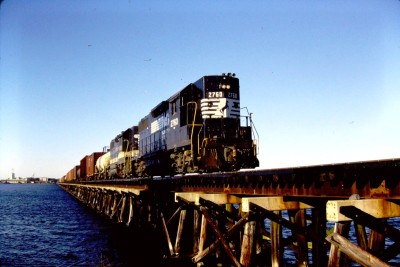 NS GP38 2760 on Neuse River Trestle at Bridgeton NC (looking across at New Bern) 10-25-88.JPG