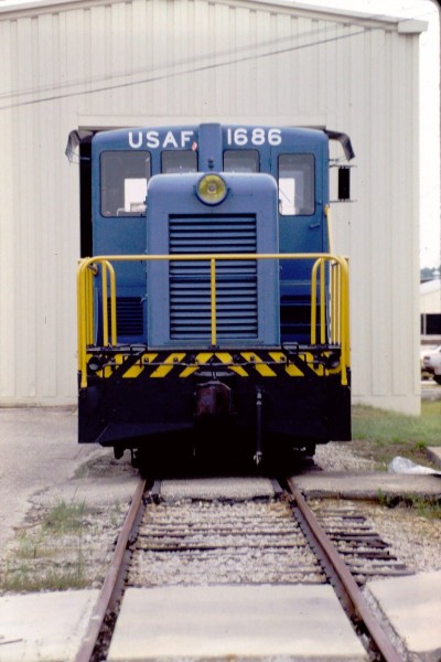 USAF GE 80 Ton #1686 SJAFB NC 9-26-88 (3).JPG