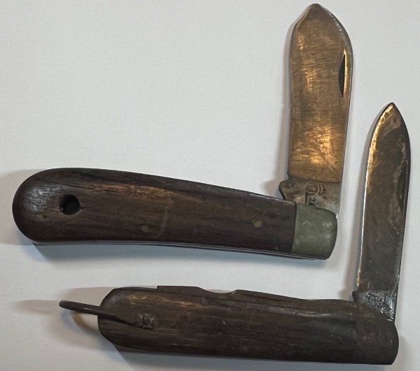 Hawkbill and electricians knife