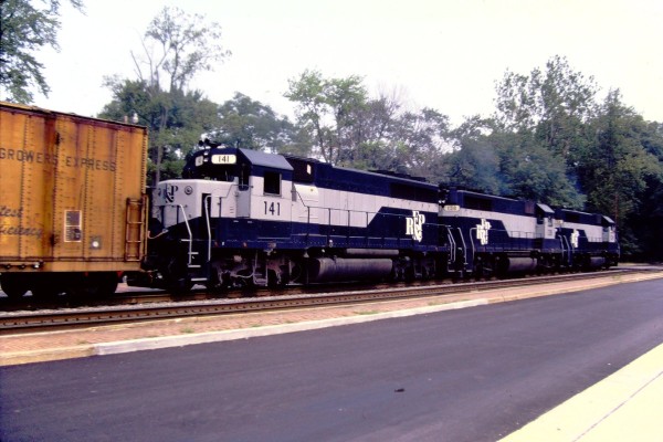 RF&P GP35 134 & 138 & GP40-2 141 lead the Juice Train through Ashland VA 1110 HRS 7-11-88 (3).JPG