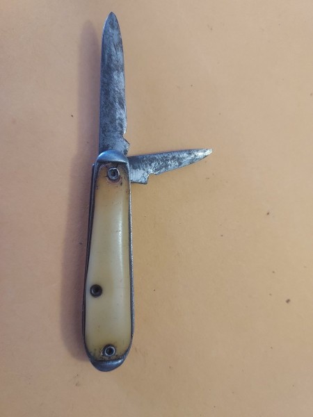knife 4.jpg